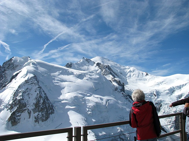 Mont Blanc widziane z tarasu widokowego Aiguille du Midi