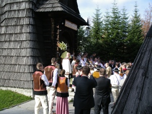 Kościół w Bukowinie - góralski ślub.
